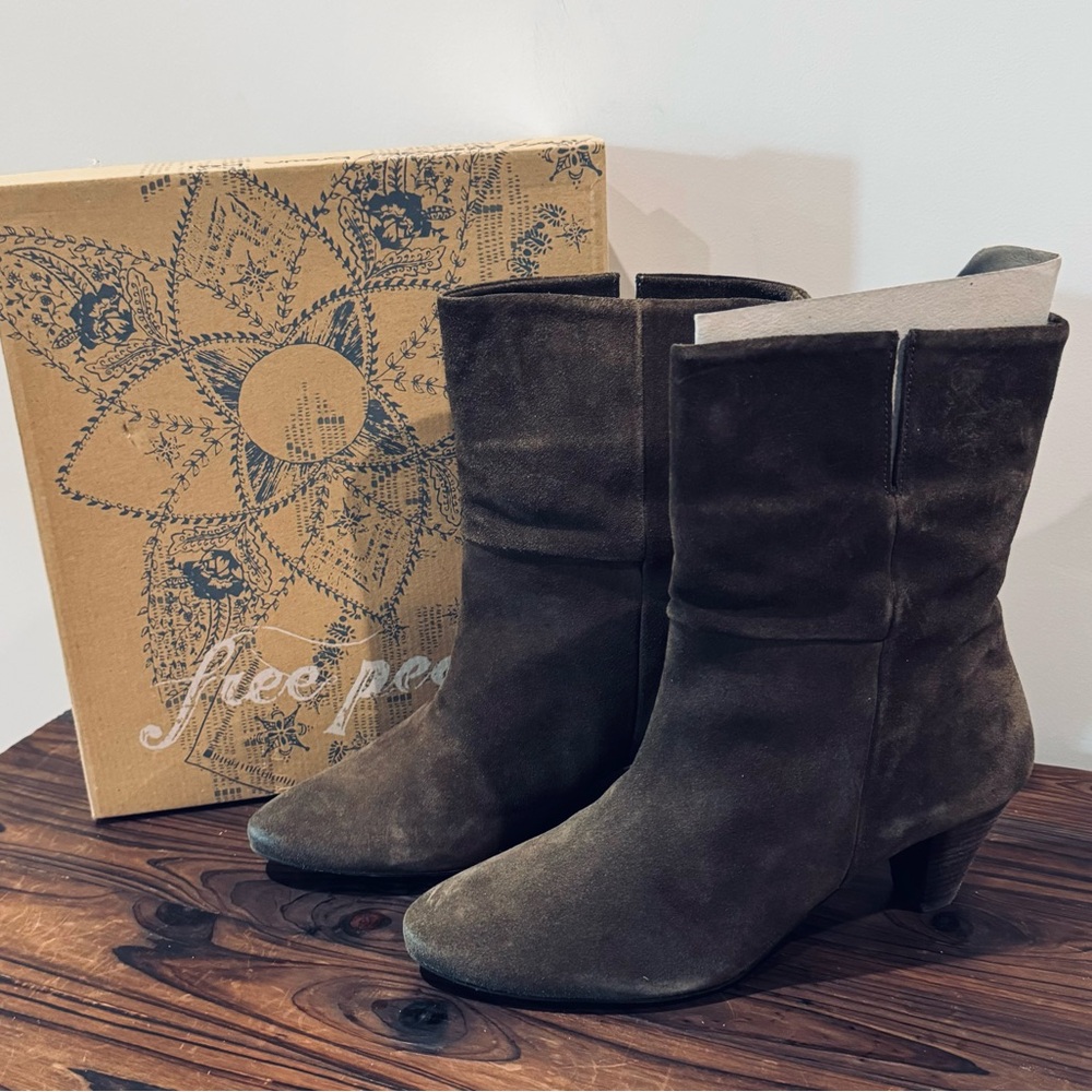 Freepeople moss/greenish/brown suede ankle boots; like brand new; 8.5